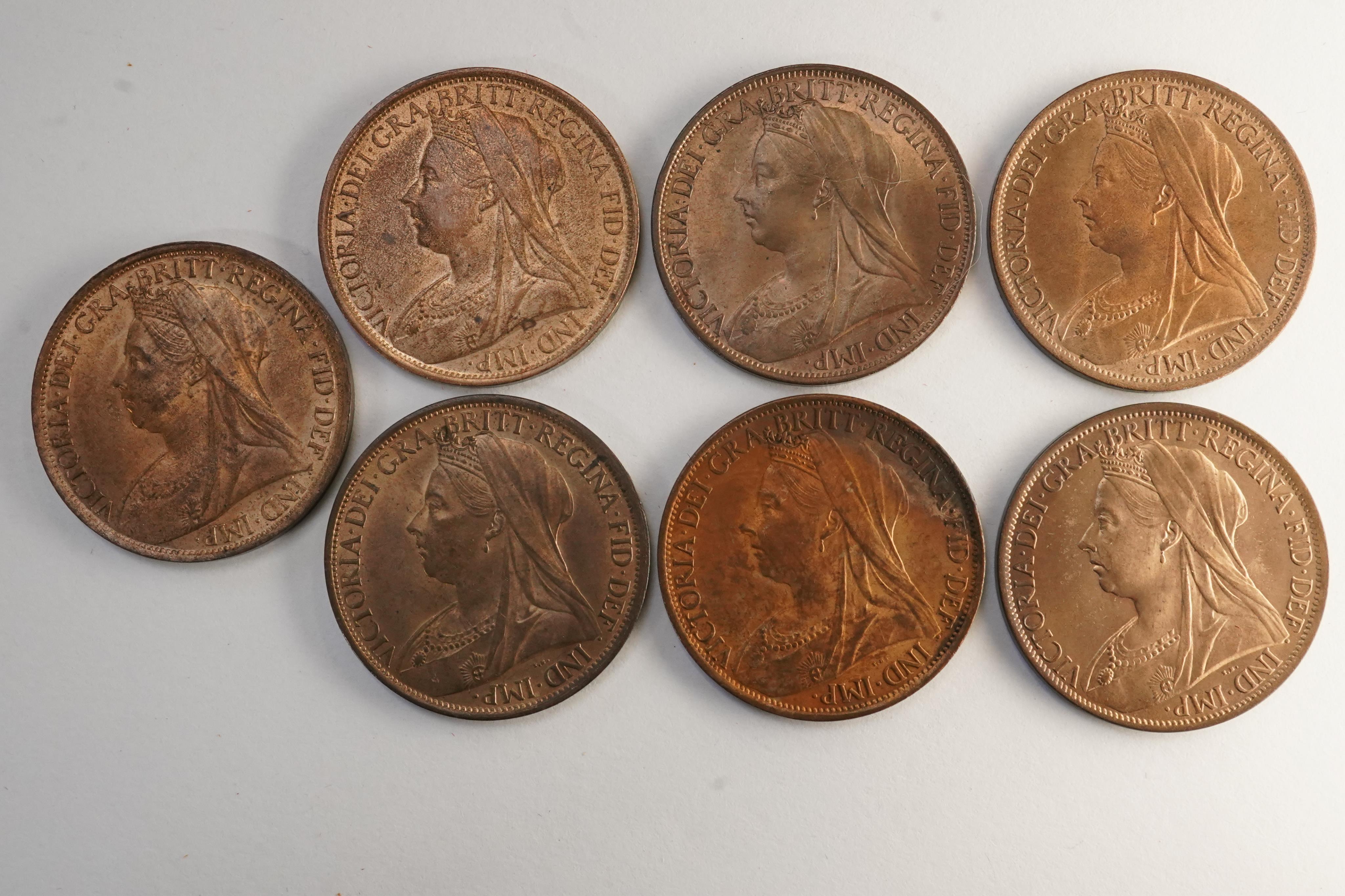 British coins, Victoria, a date set of seven bronze pennies, Veiled Head Issue (1895-1901), S. 3961;, 1895, about UNC, toning and lustre, 1896, EF, lustre, 1897, proof-like, UNC, dark toned, some lustre, 1898, EF, lustro